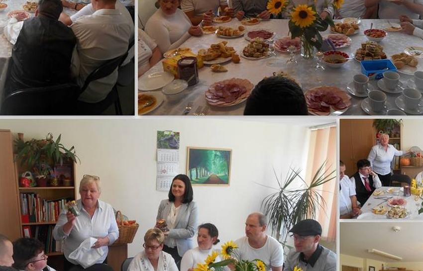 „VAKARIENĖ BALTAI“ SU PARDUOTUVĖS „RIMI“ ATSTOVĖMIS